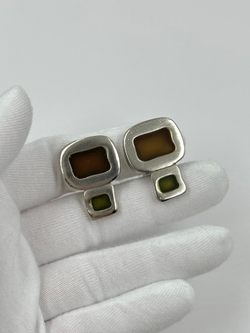 Клипсы Givenchy с коричневыми и зелёными вставками