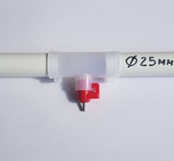 Ниппельная поилка на трубу 25мм