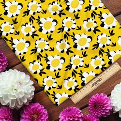 Ткань барби ромашки на жёлтом фоне