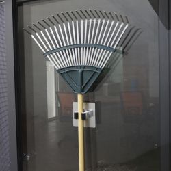 Держатель СИЛА SSH10-S1S-12 для инвентаря на силиконовом креплении 10х10 см нагрузка 2,5 кг хром серебристый