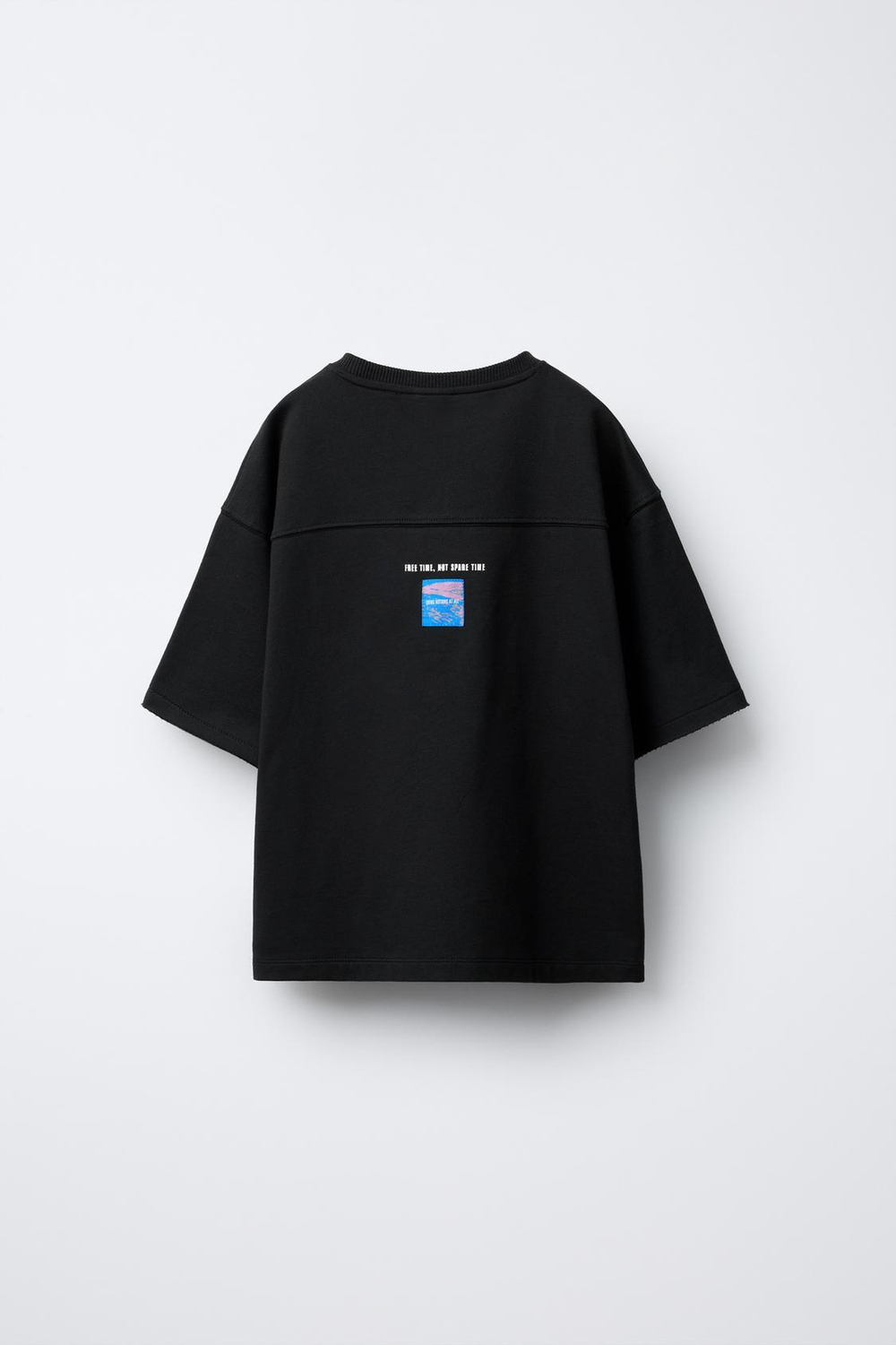 ZARA ФУТБОЛКА С РЕЛЬЕФНЫМ ПРИНТОМ, ТЕМНЫЙ АНТРАЦИТ