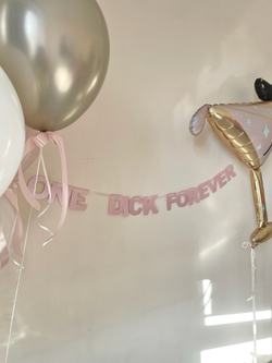 Гирлянда-надпись «one dick forever”