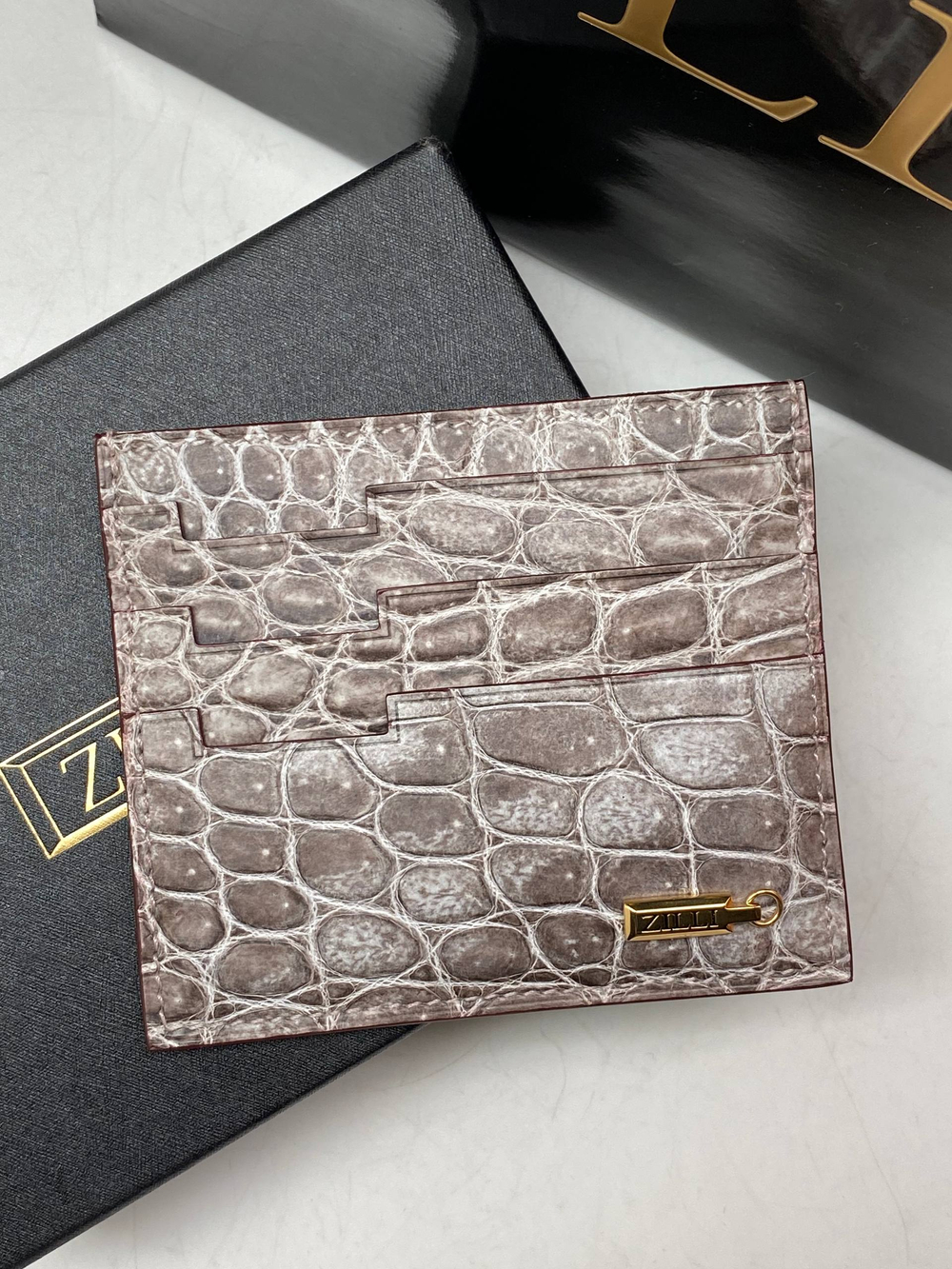 Картхолдер из кожи крокодила Zilli