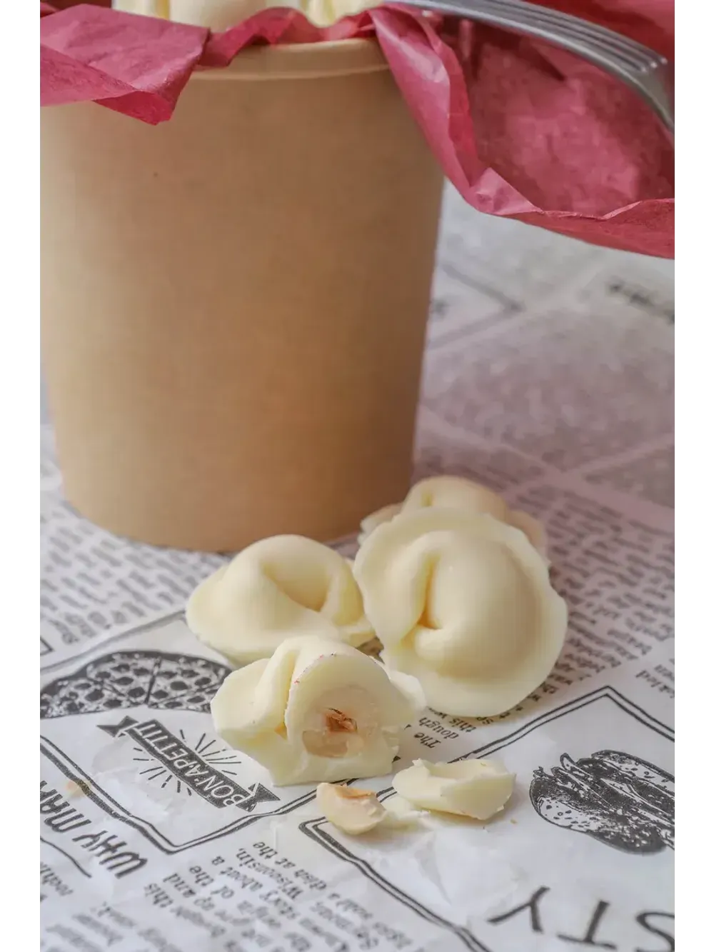 Шоколадные пельмени с фундуком внутри