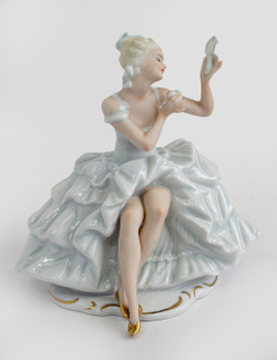 Фарфоровая статуэтка "Балерина Пина с зеркалом". SCHAUBACH KUNST, Германия, 1935–1953 гг.