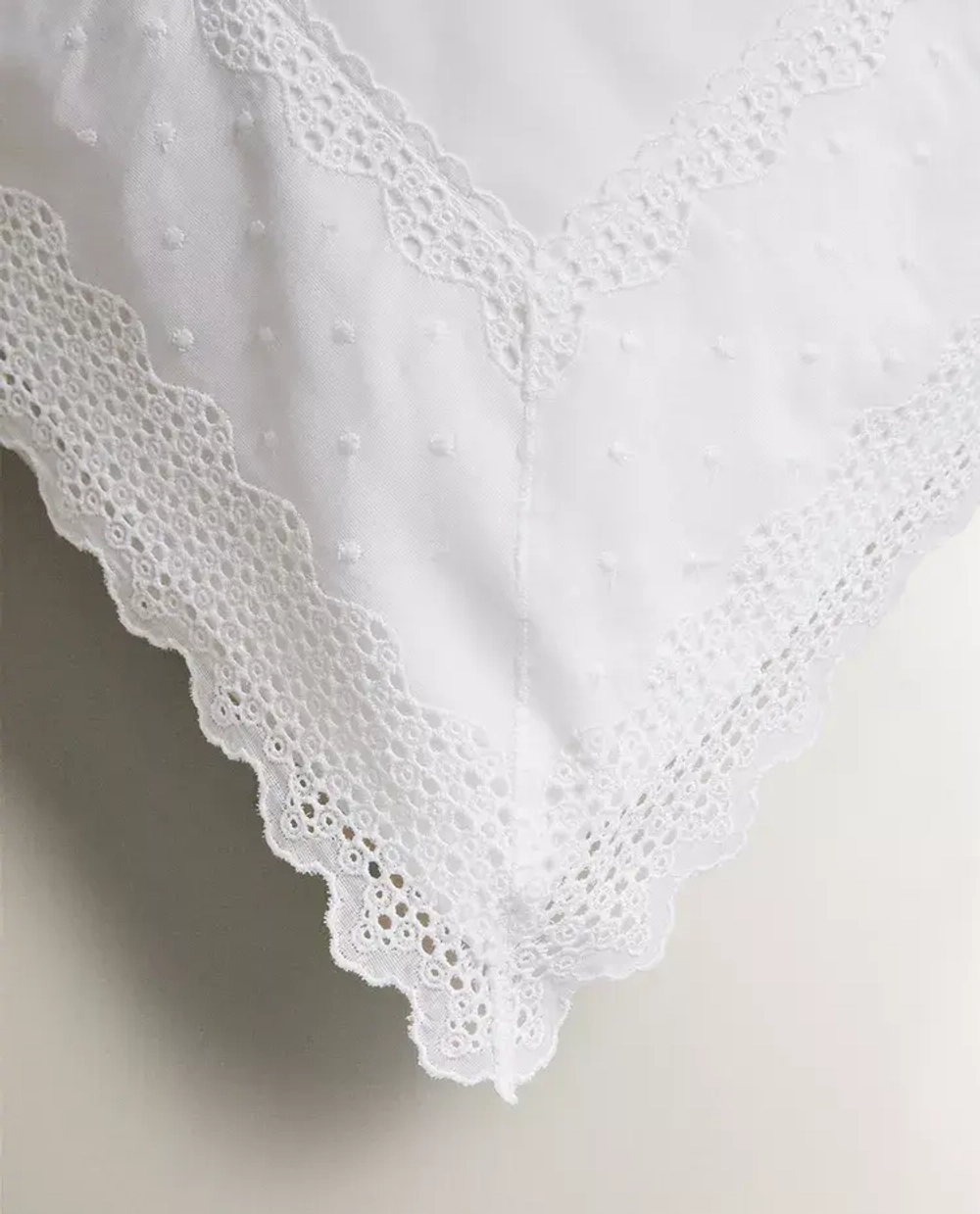 ZARA HOME НАВОЛОЧКА С ВЫШИВКОЙ, БЕЛЫЙ