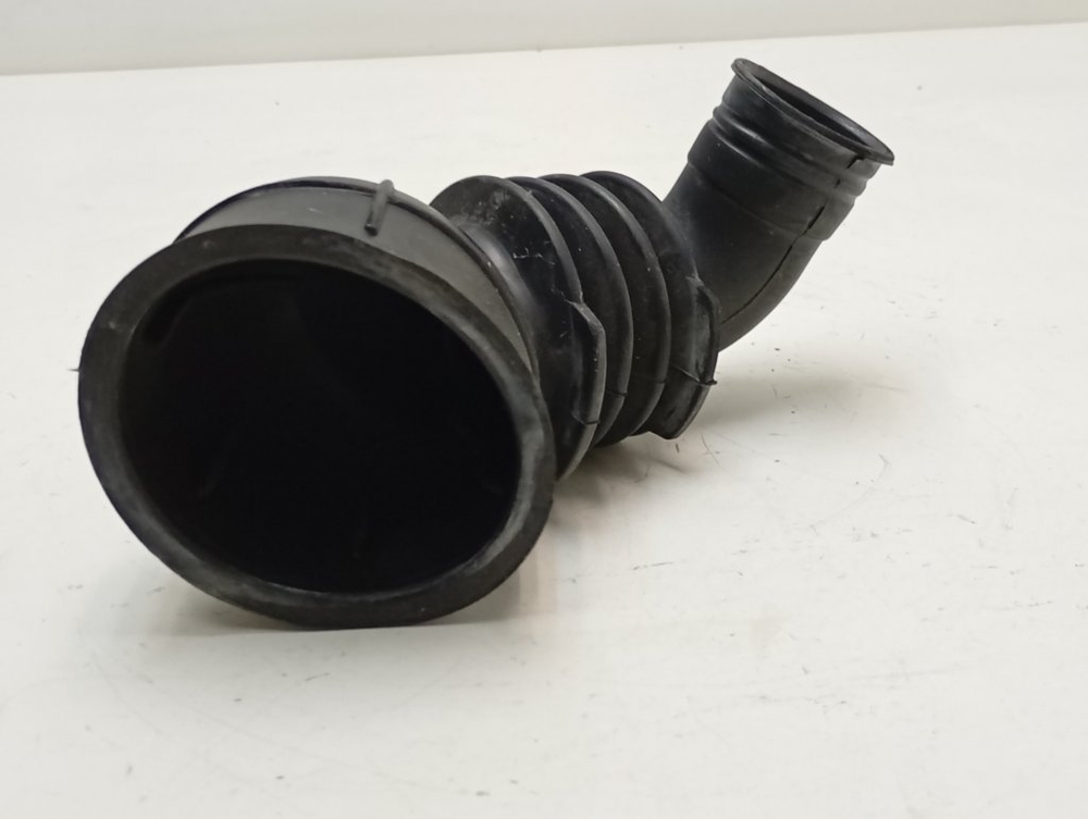 WISL62CSI кт55 Сливной патрубок для стиральной машины Indesit 174001678 б/у