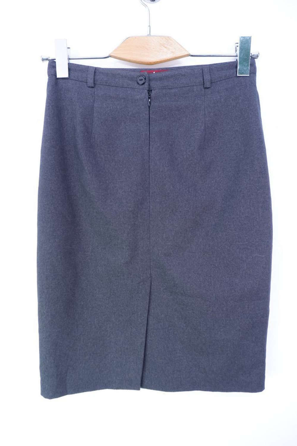 Юбка DressCode в классическом стиле, визуально 40 размер