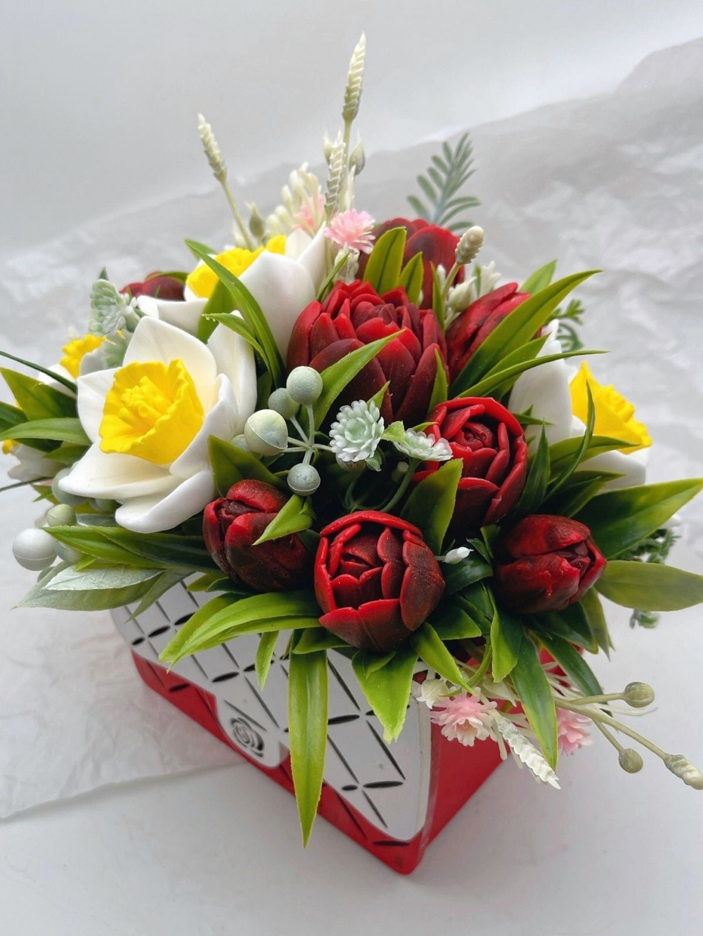 Букет из мыла «Тюльпаны и нарциссы, рэд»