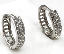 Ювелирные серьги из серебра с фианитами