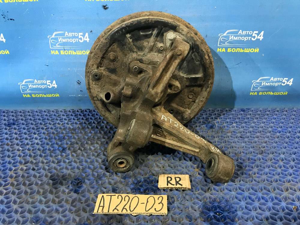 Ступица задняя правая TOYOTA AVENSIS 1999