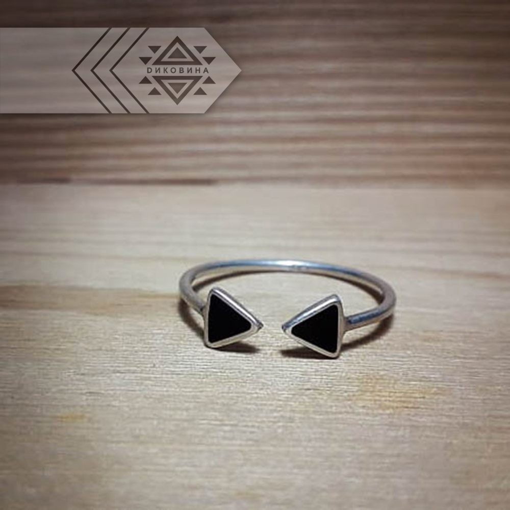 Кольцо ТРЕУГОЛЬНИКИ, черный перламутр/серебро