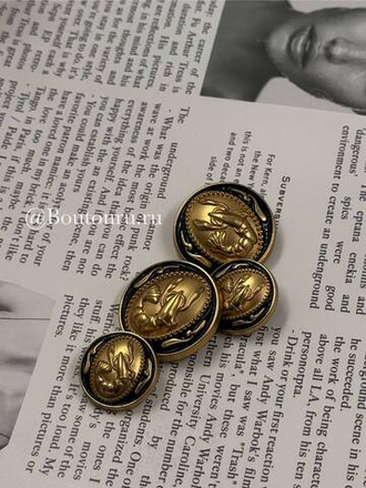 Пуговицы Скиап. лобстер матовое золото с черной эмалью