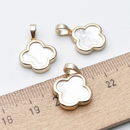 Подвеска Клевер, позолота, перламутр, размер 16,5*14,5 мм + бейл 6 мм, цена за 1 шт