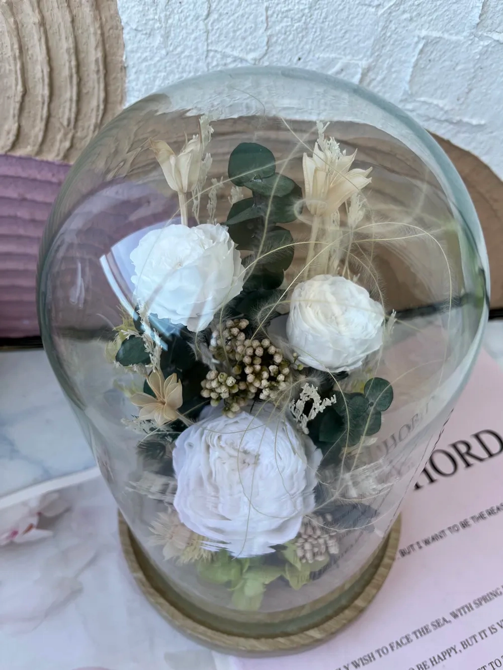 натуральные пионы в стекле