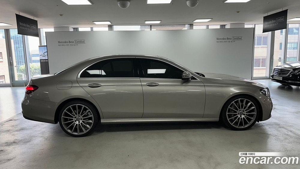 Mercedes-Benz E-Class W213 E350 4MATIC AMG Line (05.2022)