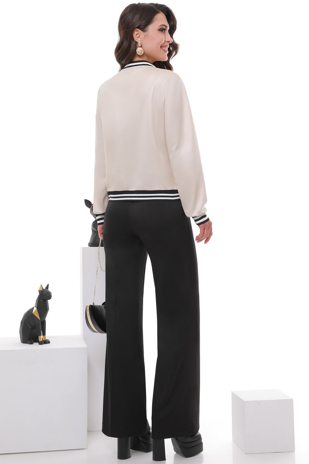 Бомбер бежевого цвета DStrend (Акция)