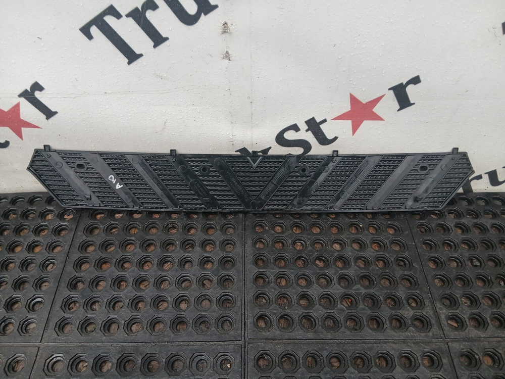 Накладка ступенька бампера