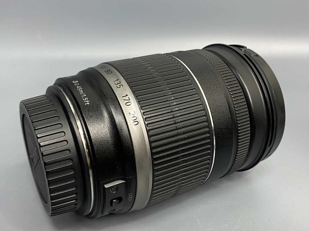 Canon EF-S 18-200mm 3.5-5.6 IS