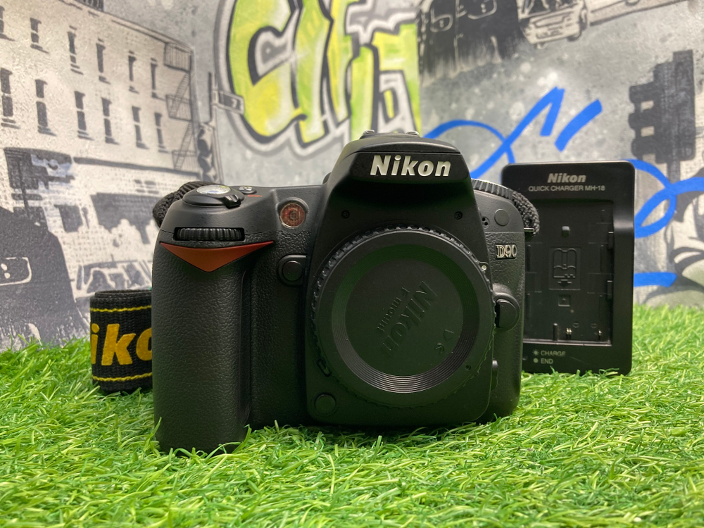 Nikon D90 9.300 кадров