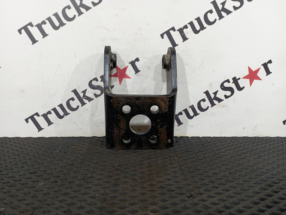 Кронштейн амортизатора заднего