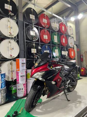 Замена масла на мотоцикле Suzuki GSX-S 1000 F