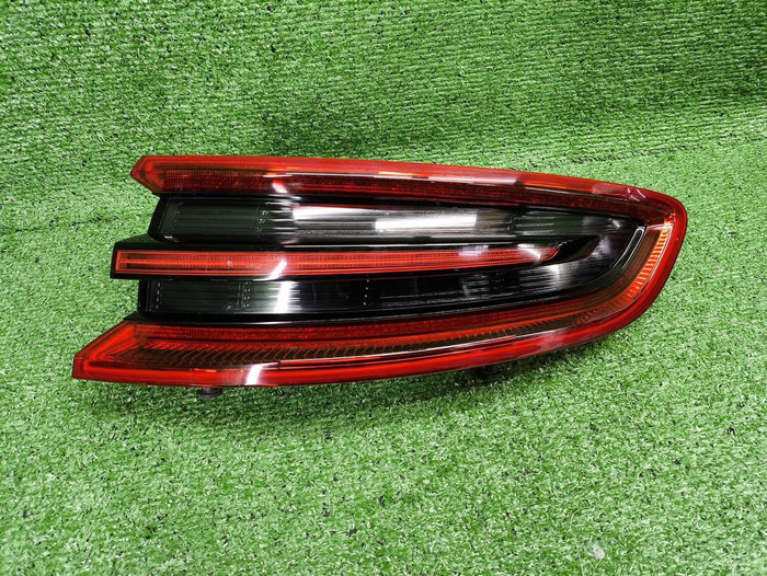 Фонарь правый внешний Porsche Macan 95b (14-18)