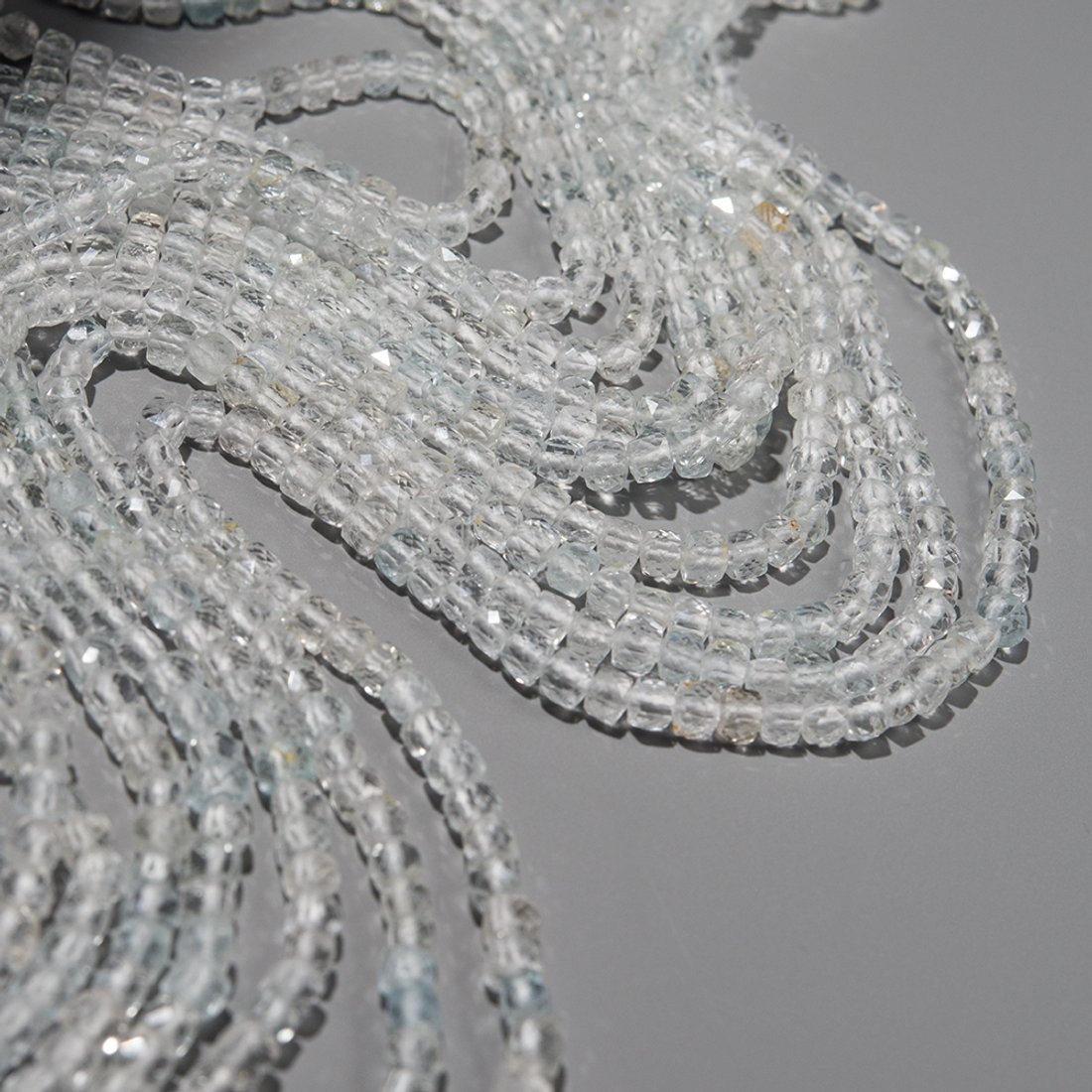 Горный хрусталь натуральный, 4,3мм, куб, микроогранка