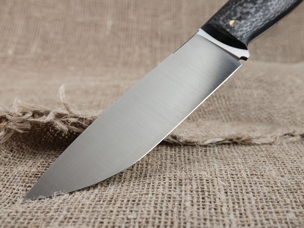 Нож для бушкрафта "Охотник", сталь VG-10/Elmax, рукоять карбон (черный спейсер)