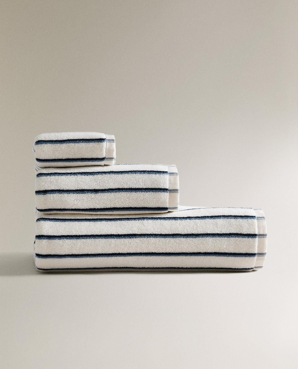 Zara Home - Красочное полосатое банное полотенце, синий, 90х150 см