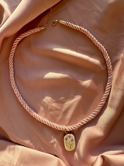 Чокер шнур сиреневый с подвеской