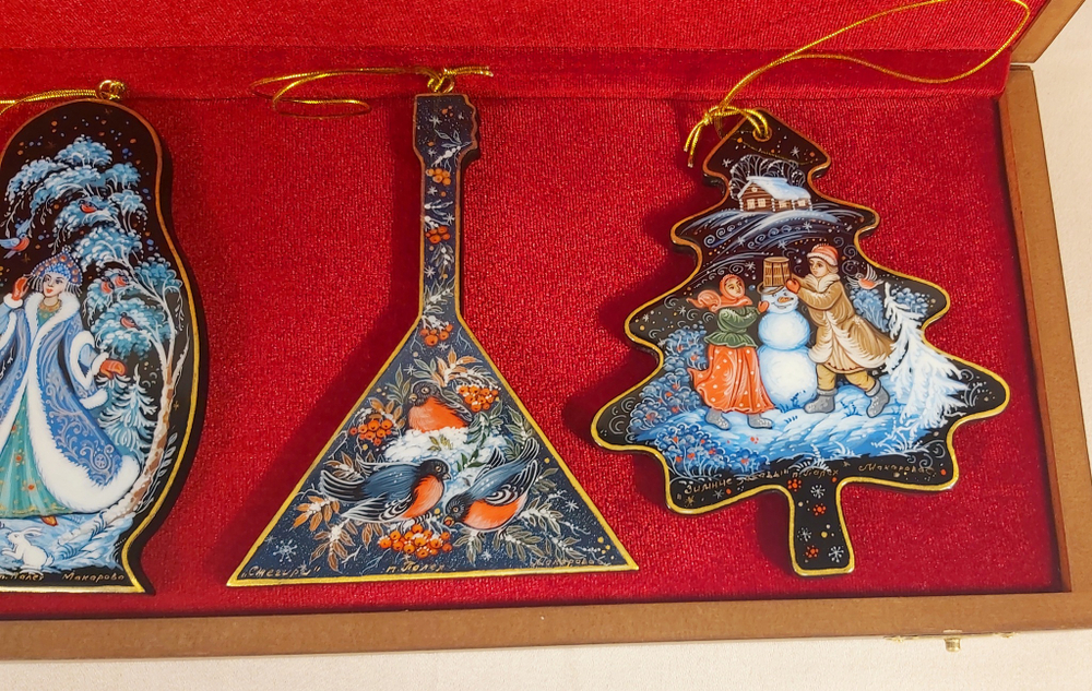 Набор из 4-х ёлочных игрушек  "Русская зима" с росписью Палех