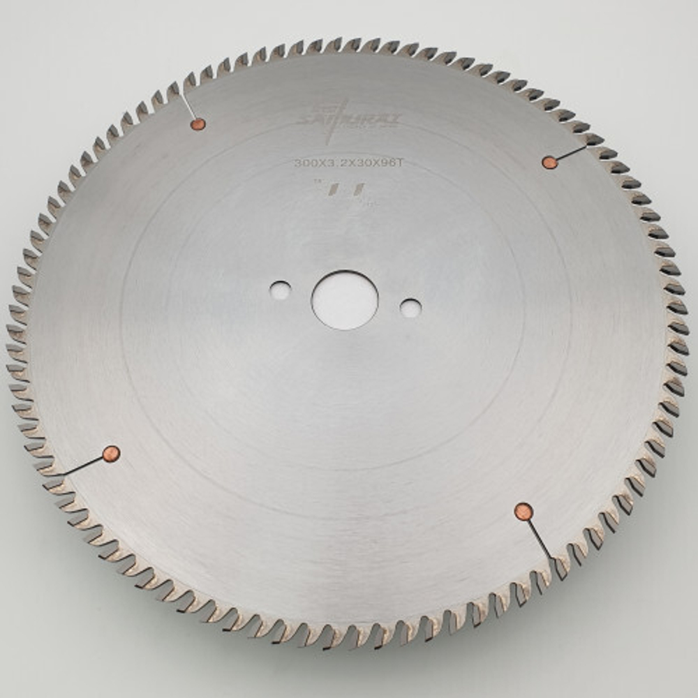 Пильный диск для ДСП 300*3.2/2.2*30*96T трапеция ST4