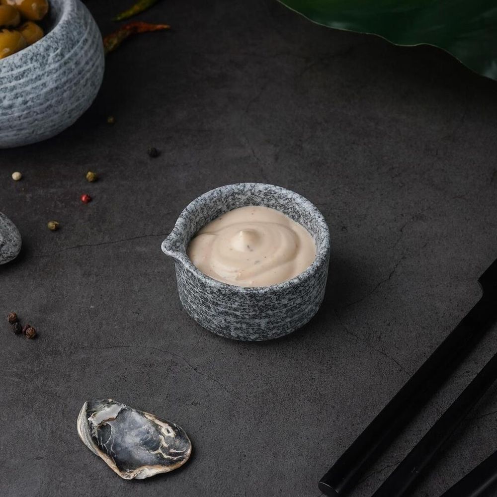 Соусник 70 мл d 6,9 см h4 см круглый с носиком Stone Untouched Taiga P.L. [1]