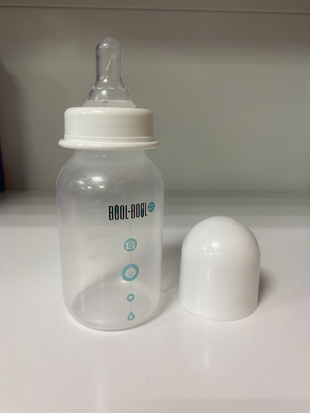 Бутылочка для кормления детей с силиконовой соской "Simple med" с рождения , объем 125 мл