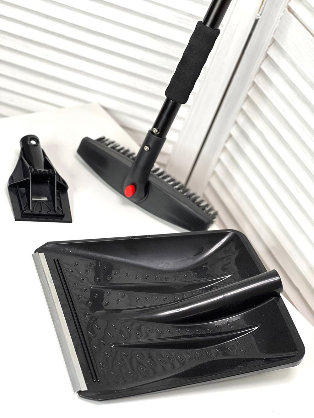 Щетка автомобильная для снега с скребком и лопатой, 3 в 1 (095520652-xD21)