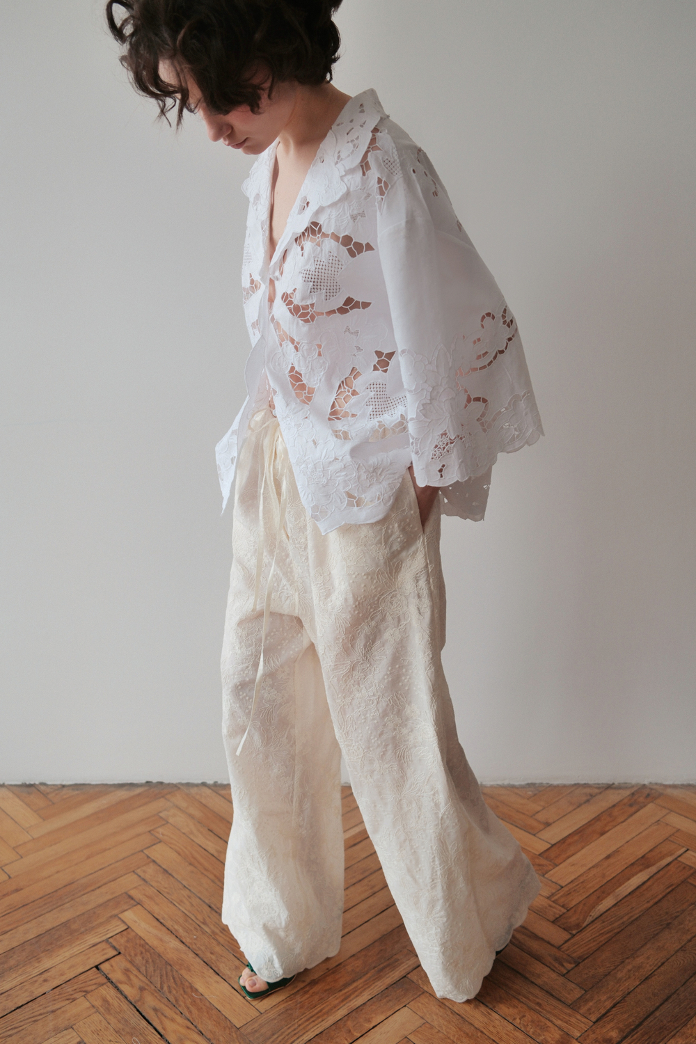 Рубашка с перфорированной вышивкой