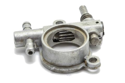 Масляный насос для бензопилы Forward FGS 3802