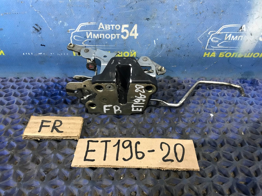 Замок двери передней правой TOYOTA CALDINA 1996