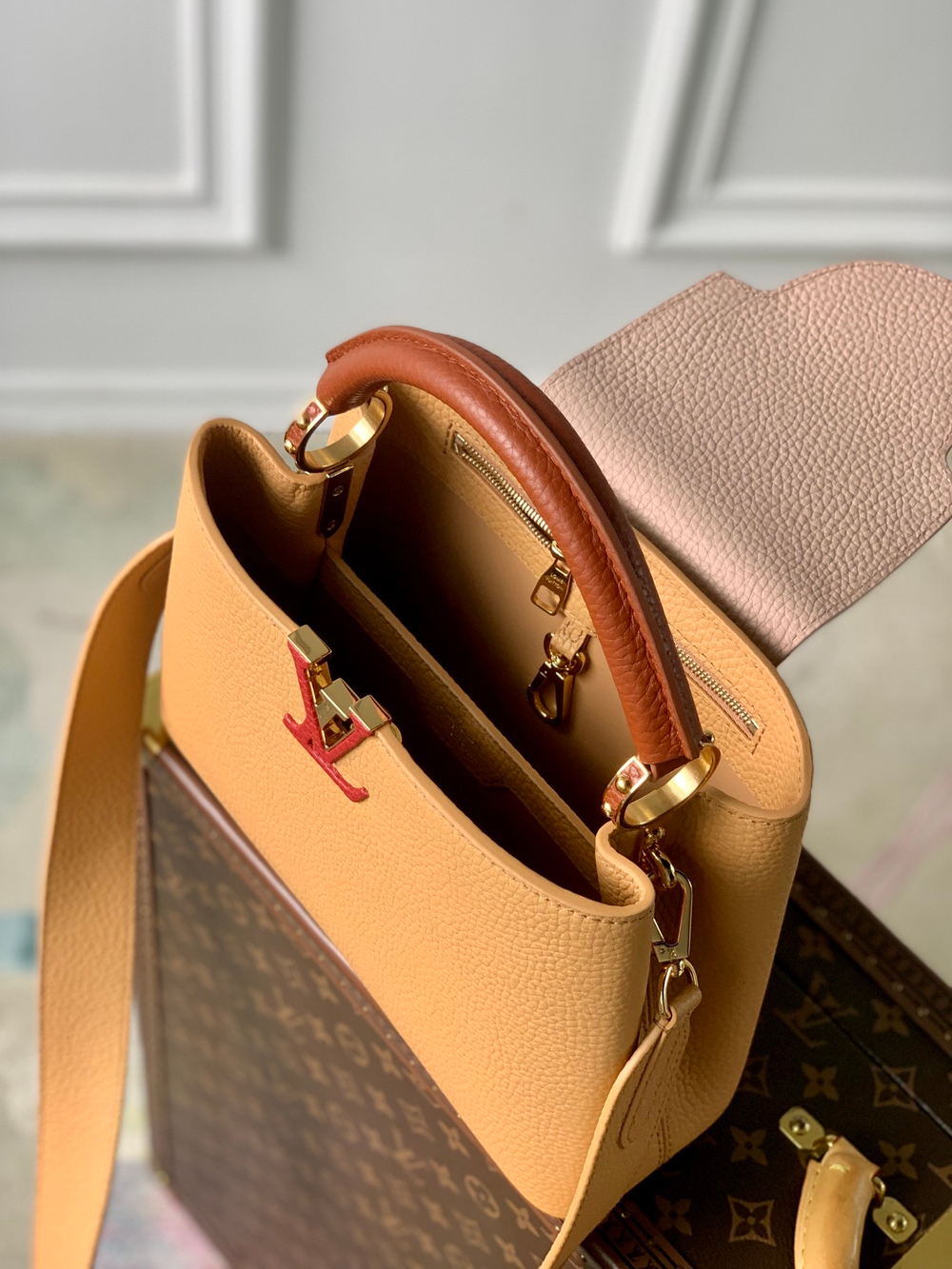 Louis Vuitton Capucines BB