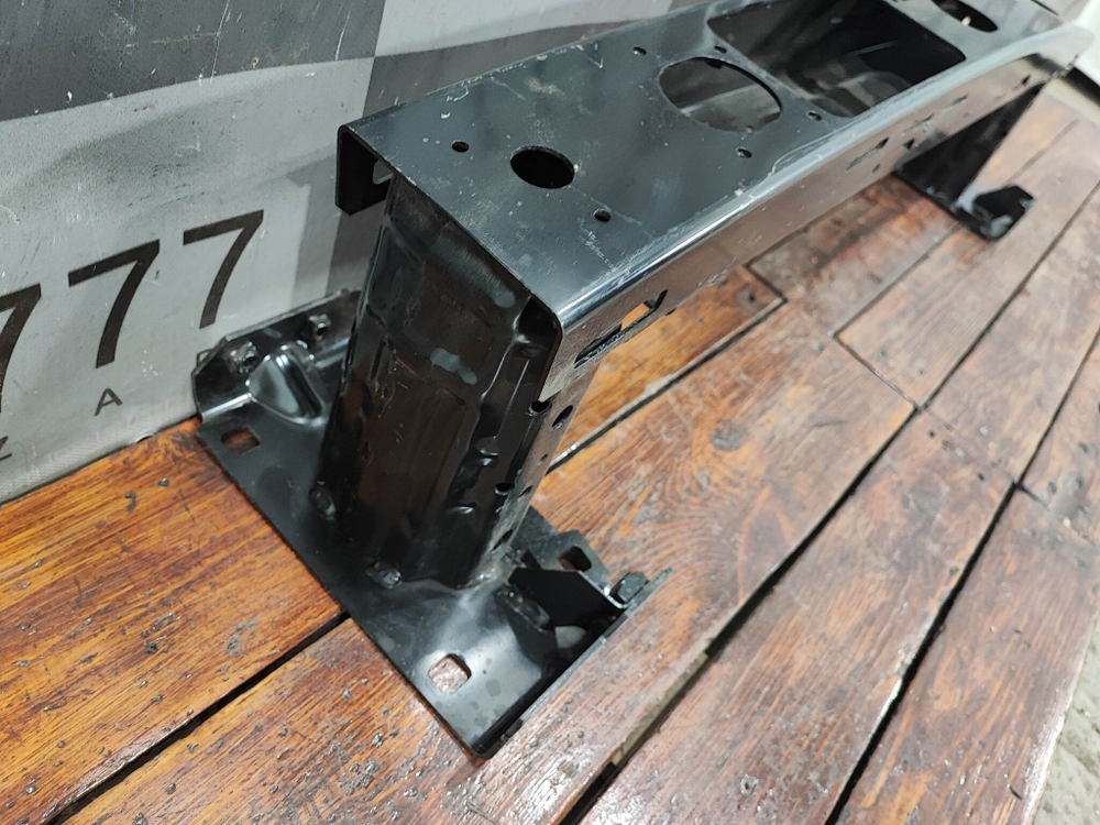 Усилитель передний LR Discovery 5 Новый Оригинал LR080004