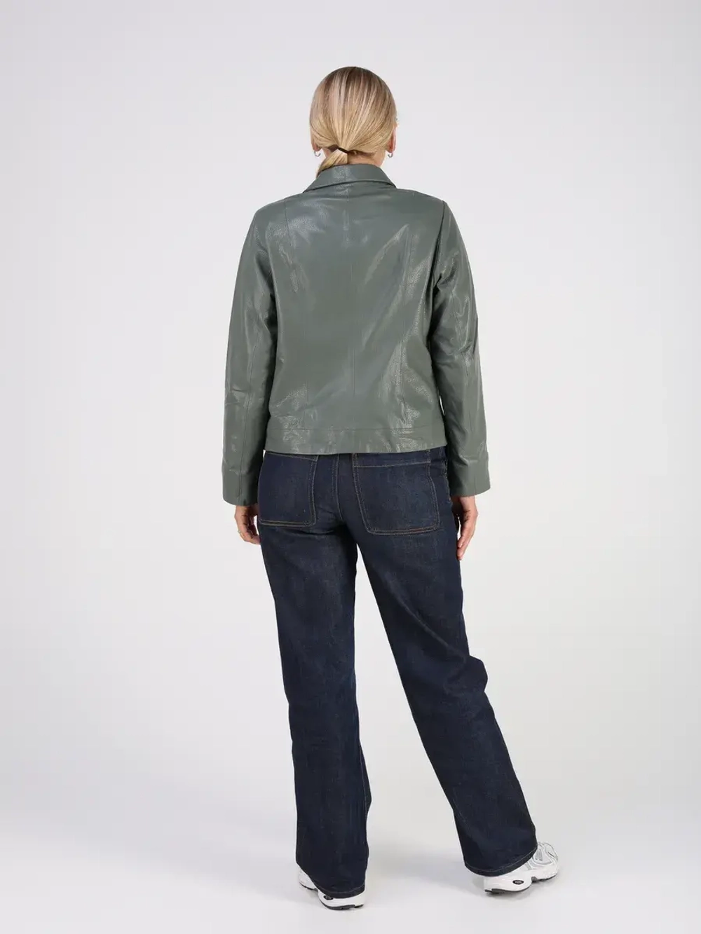 Кожаная куртка демисезонная косуха оверсайз