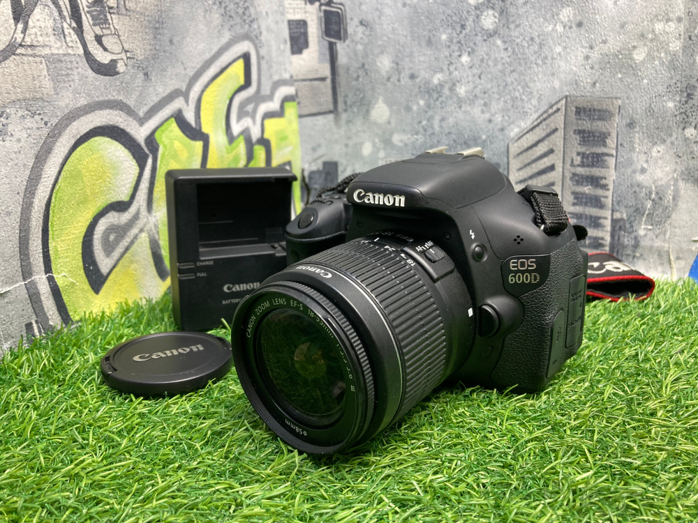 Canon 600D kit 18-55mm 3.5-5.6 III (16.400 кадров)