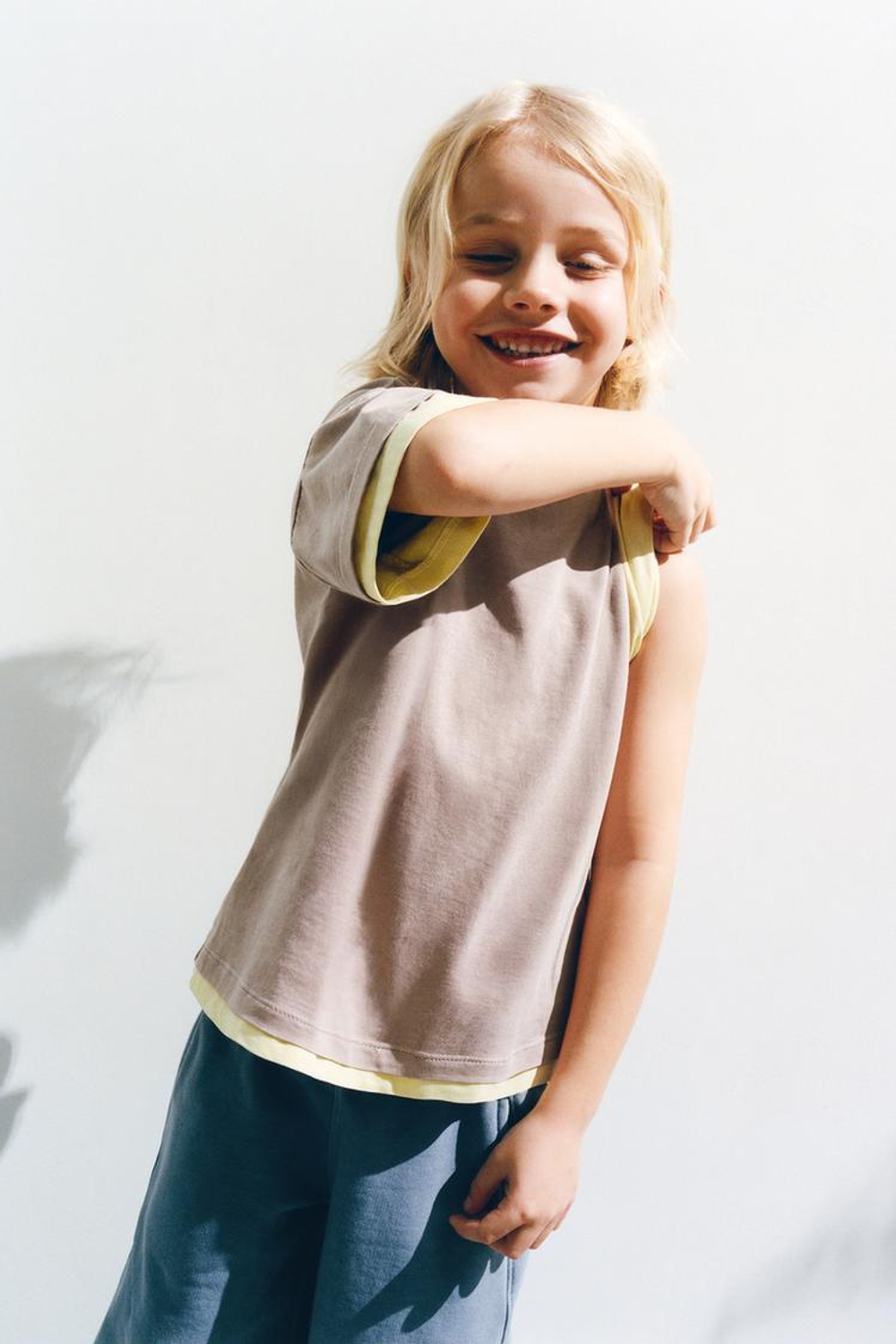 ZARA ОДНОТОННАЯ ФУТБОЛКА, РОЗОВЫЙ