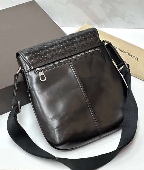 Сумка мужская кожаная Bottega Veneta через плечо