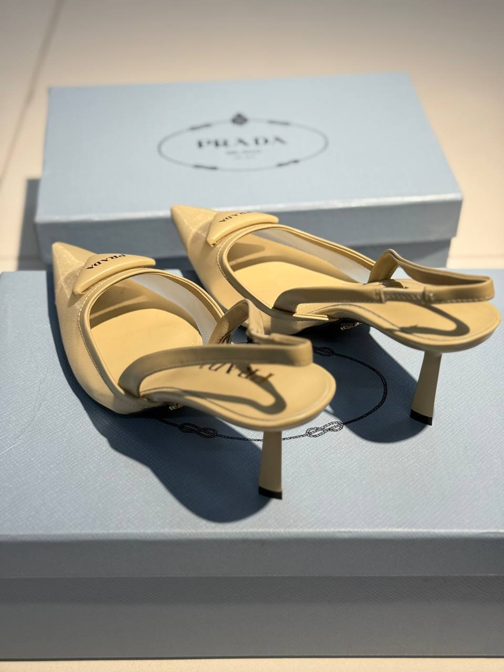 Босоножки Prada
