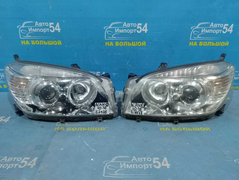 Фара передняя левая TOYOTA RAV4 2005-2008