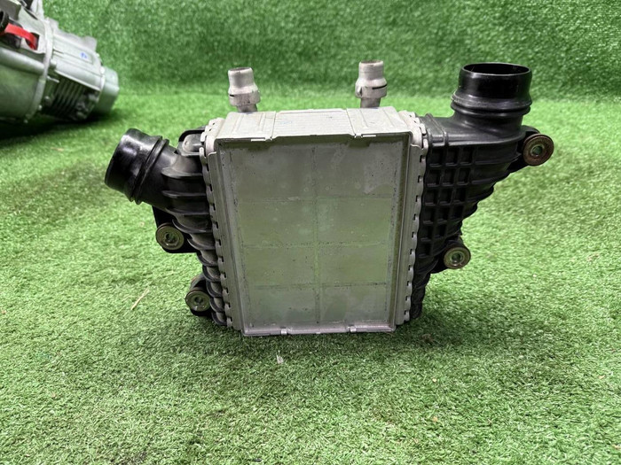 Интеркулер Land-Rover Discovery Sport (2019-н.в.)