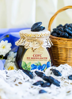 Соус из жимолости с копченой паприкой