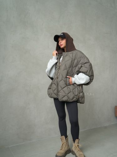 Жилет с трикотажным капюшоном в цвете хаки